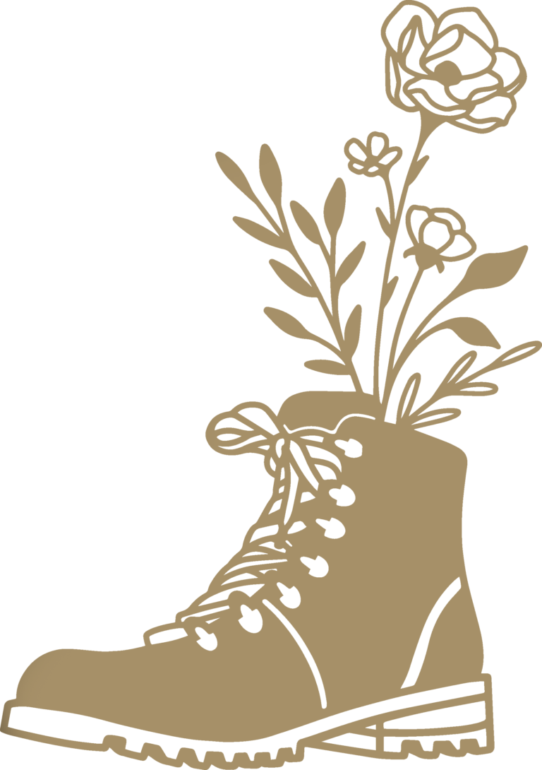 Illustration décorative du site de la photographe de mariage Gaétane Glize représentant une chaussure de randonnée ornementée de fleurs sauvages